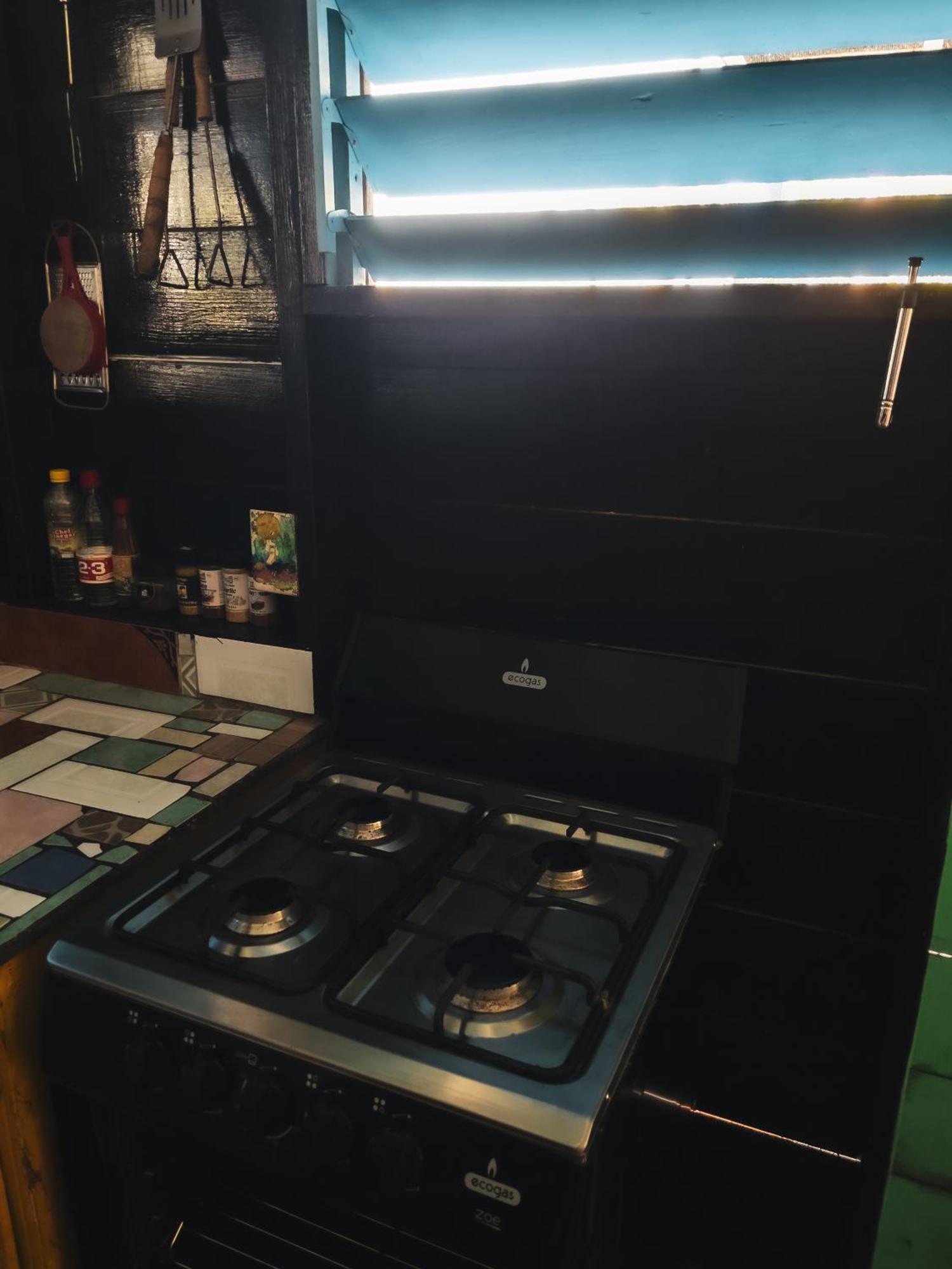 Anda Di Hows Hostel Placencia 外观 照片